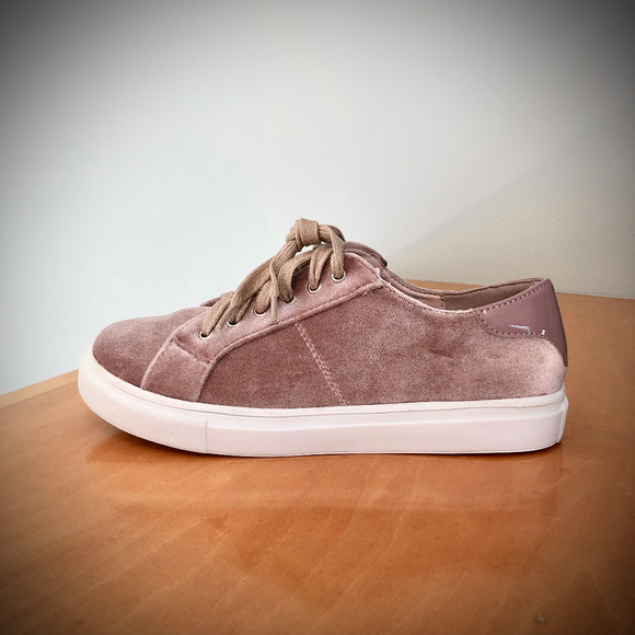 Catherine Malandrino NWT Mauve Velvet Platform Sneakers 8M - Picture 2 of 8